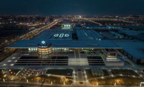 高合按下加速键 三万多粉丝等待试驾，年底门店超百家